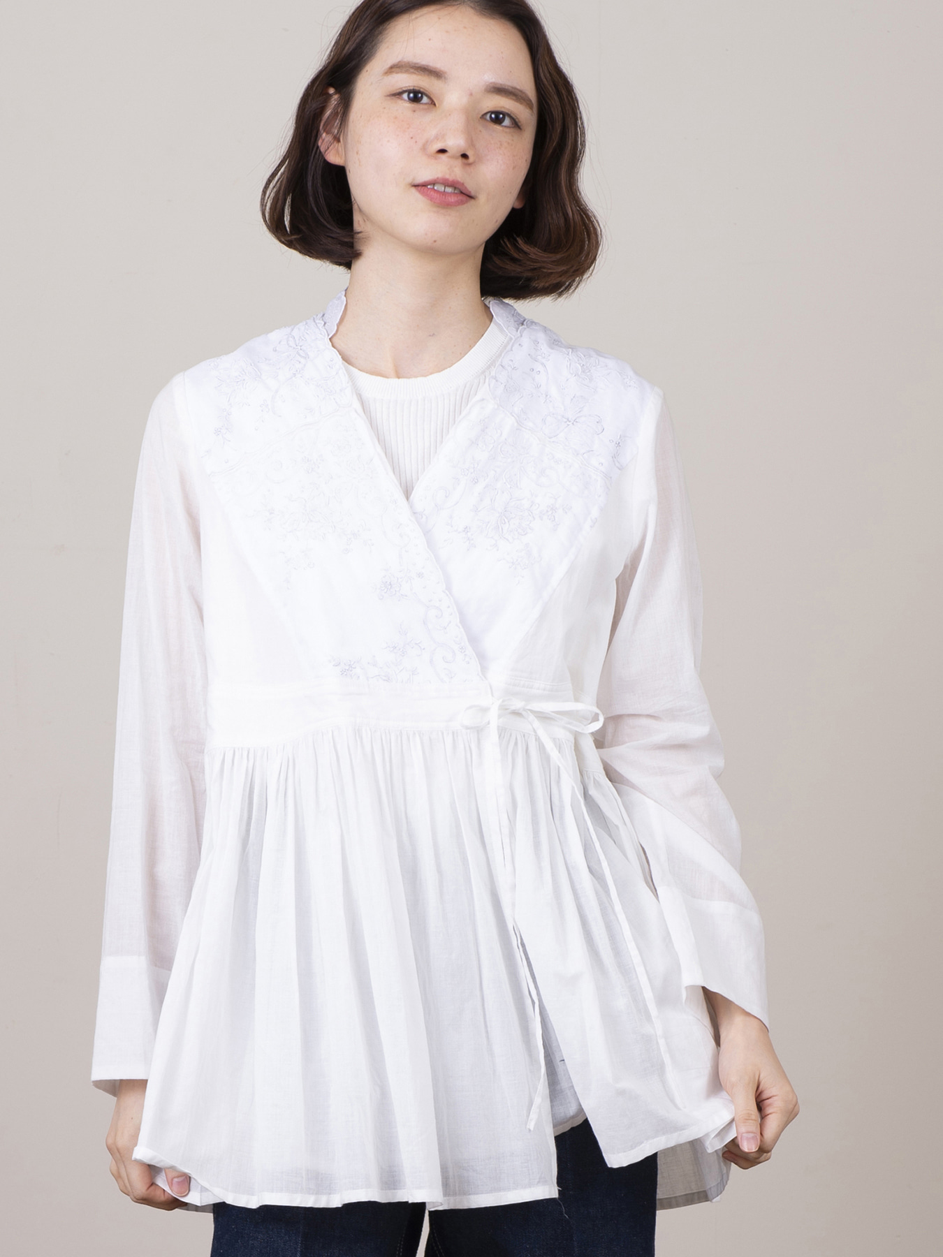 산터우 행커칩 숏 카슈쿠르 ( 오프 화이트  ) Shantou handkerchief short robe  ( off white )