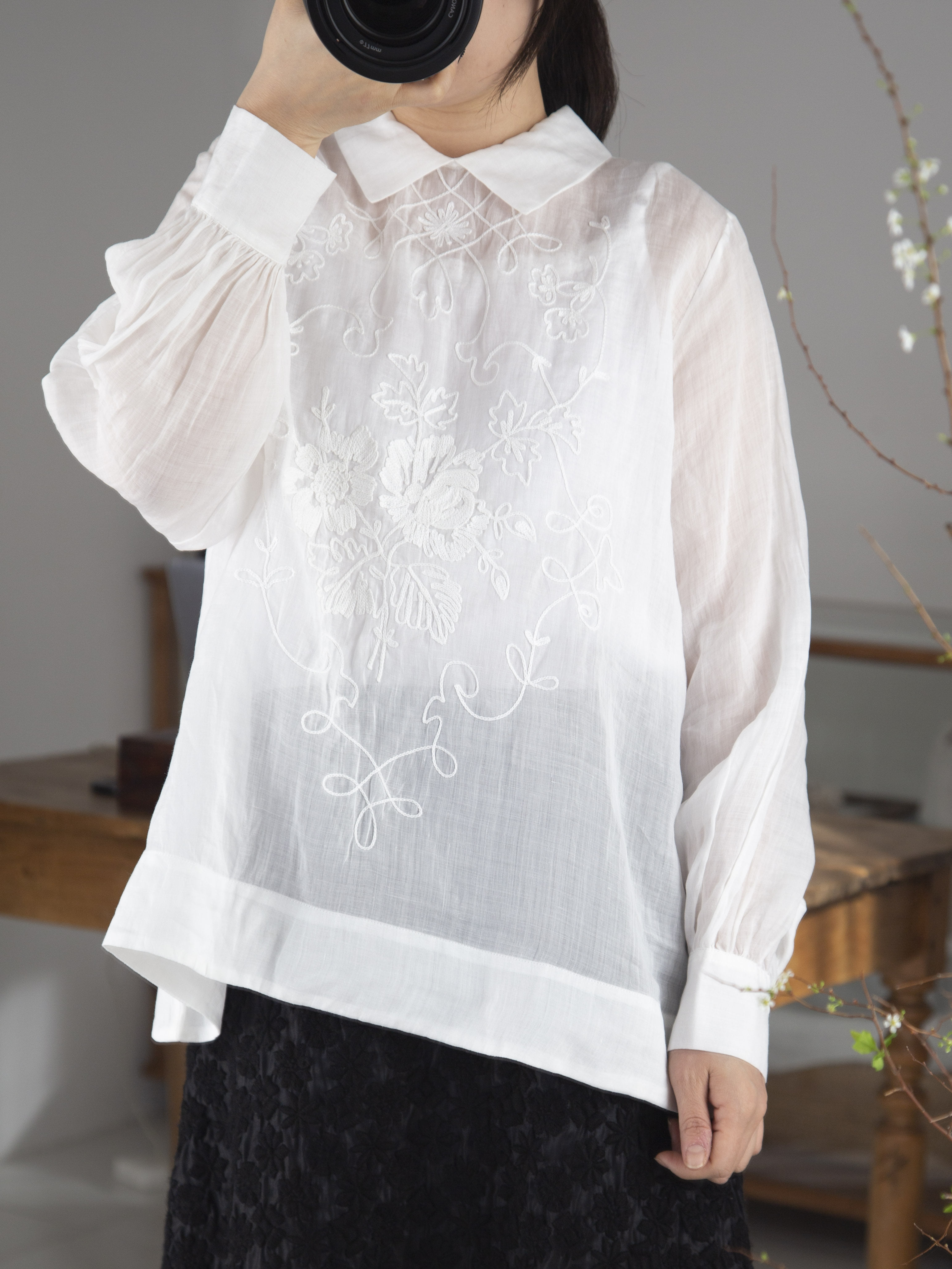 체인 자수 블라우스 (  화이트  ) Chain embroidery blouse  ( White )